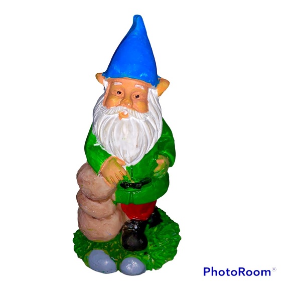 🌿 MINIATURE CERAMIC GNOME 🌿 - Picture 2 of 2